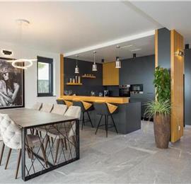 3 bedroom villa with infinity pool in Opatija, sleeps 6